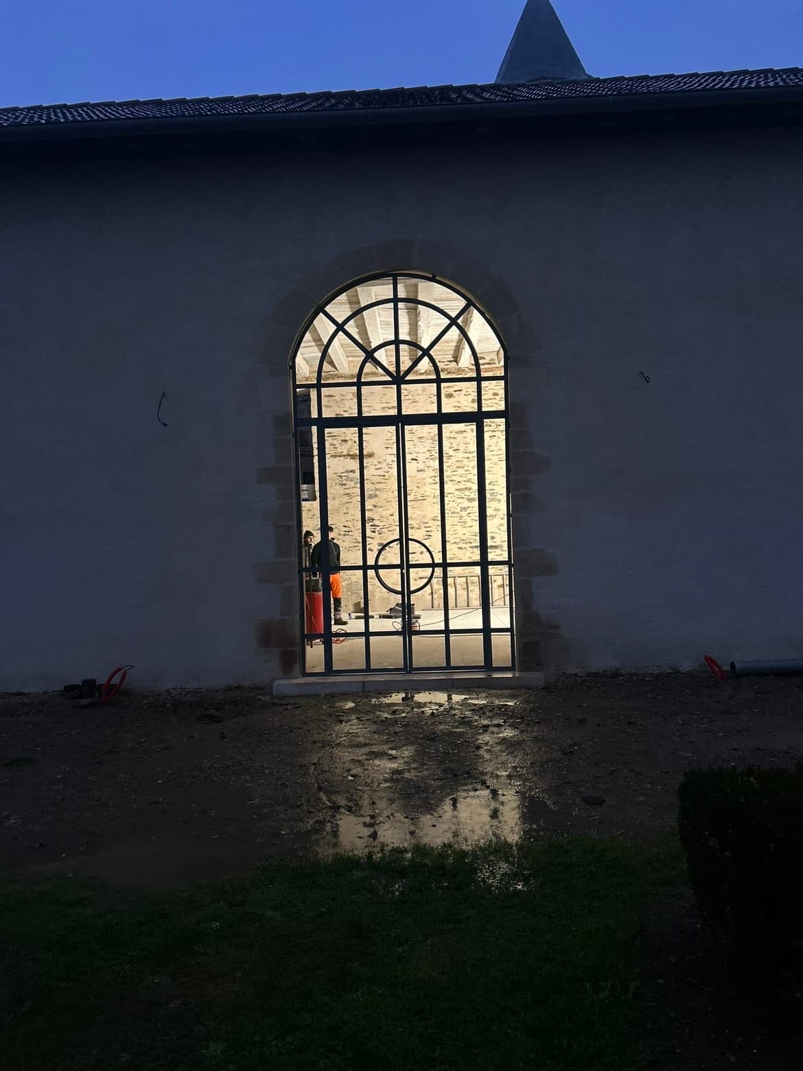 Porte de château fabriquée main